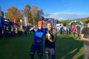 Linnea and Erika before the run