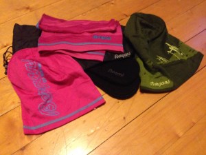 Snygga och funktionella vantar och mössor från Bergans of Norway.